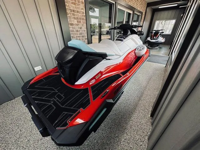 Slide: The Image of Yamaha VX Limited 2025 - 6