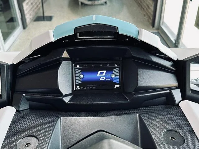 Slide: The Image of Yamaha VX Limited 2025 - 7