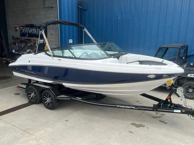 Slide: The Image of Regal 2000 ES 2024 - 1