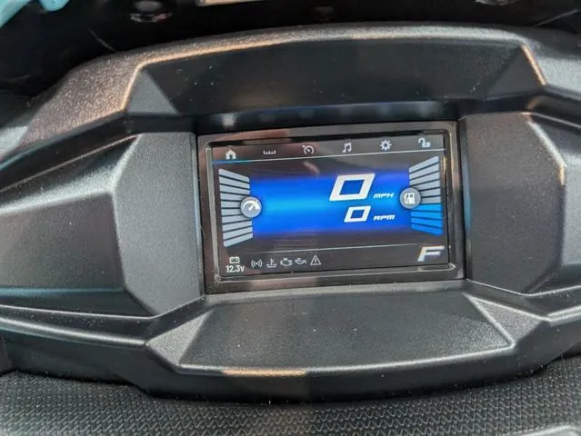 Slide: The Image of Dashboard display of 2025 Yamaha WaveRunner VX® Limited HO, showing speed and RPM. - 8