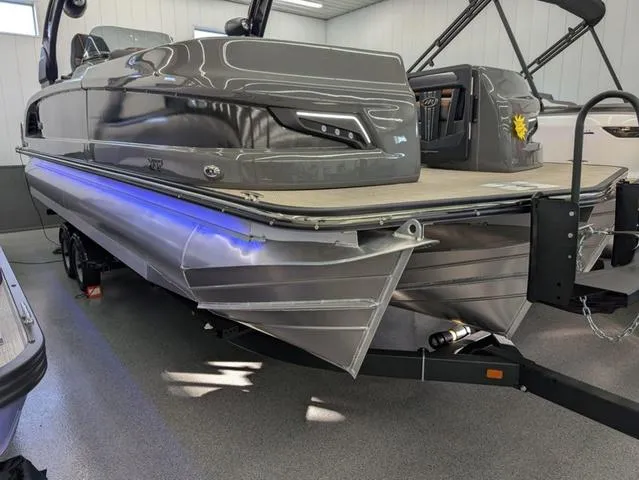 Slide: The Image of Manitou XT 25 Rear Facing X-Treme (RFX) Single Engine V-To 2024 - 13