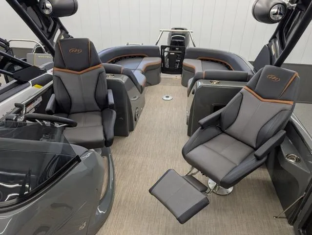 Slide: The Image of Manitou XT 25 Rear Facing X-Treme (RFX) Single Engine V-To 2024 - 3