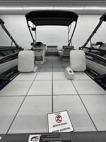 Slide: The Image of Sea-Doo Switch Sport 21 2024 - 3