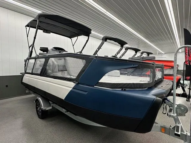 Slide: The Image of Sea-Doo Switch Sport 21 2024 - 4