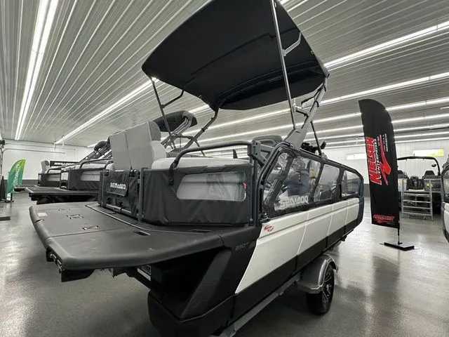 Slide: The Image of Sea-Doo Switch Sport 21 2024 - 5