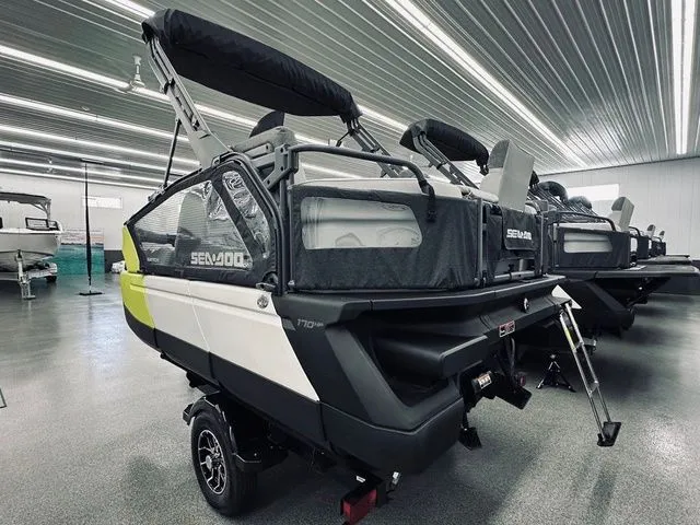 Slide: The Image of Sea-Doo Switch™ Sport Compact - 170 Hp Painted 2025 - 5