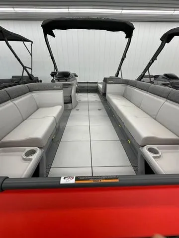 Slide: The Image of Sea-Doo Switch Cruise 21 2025 - 3