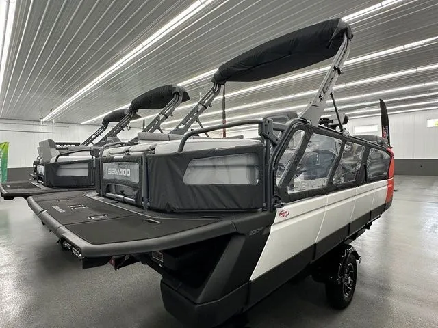 Slide: The Image of Sea-Doo Switch Cruise 21 2025 - 5