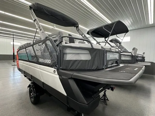 Slide: The Image of Sea-Doo Switch Cruise 21 2025 - 6