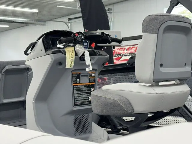 Slide: The Image of Sea-Doo Switch Cruise 21 2025 - 7