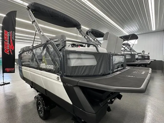 Slide: The Image of Sea-Doo Switch Cruise 18 2025 - 6