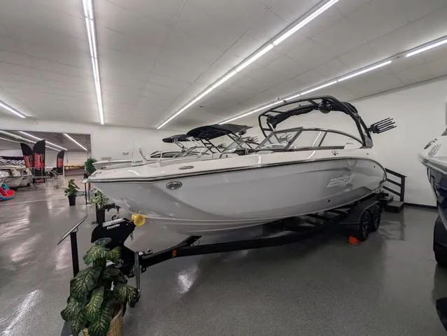 Slide: The Image of Yamaha 252XE 2024 - 1