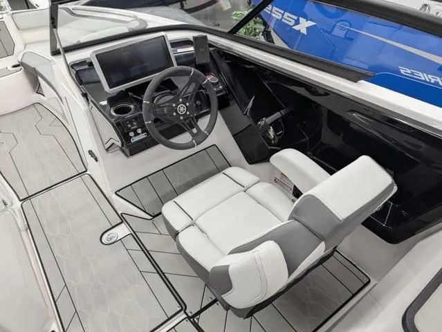 Slide: The Image of Yamaha 252XE 2024 - 5