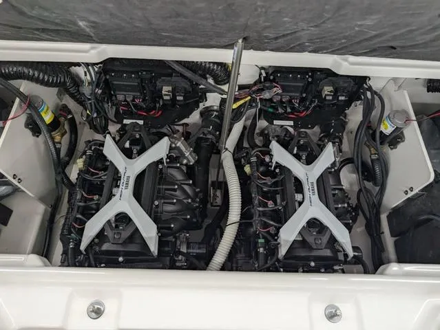 Slide: The Image of Yamaha 252XE 2024 - 9