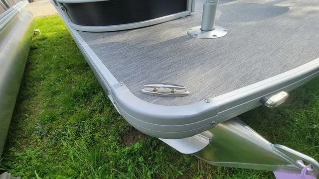 Slide: The Image of Godfrey Sweetwater 2086 BF GTP 27 in. Center Tube 2023 - 6