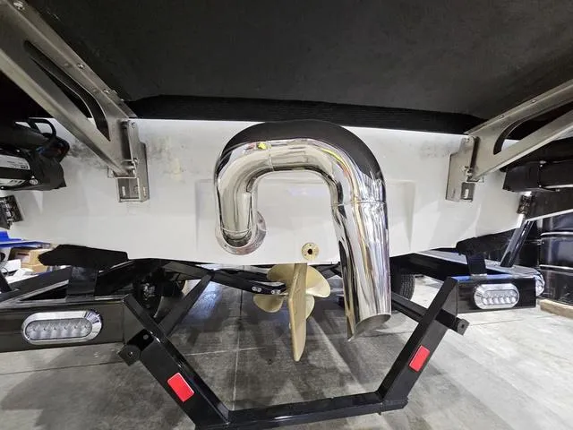 Slide: The Image of Malibu Wakesetter 21 LX-r 2024 - 9