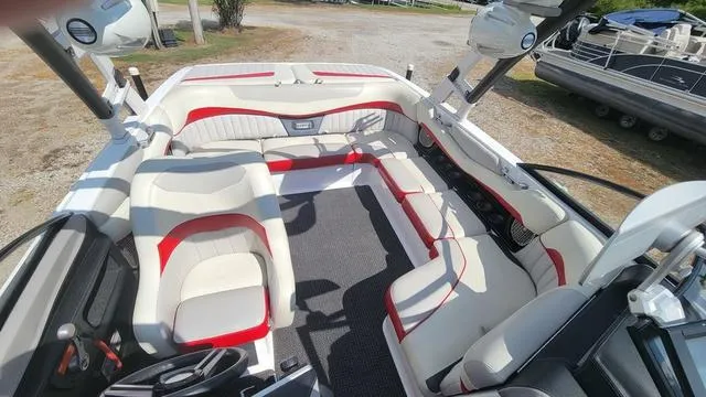 Slide: The Image of Malibu Wakesetter 22 MXZ 2015 - 13