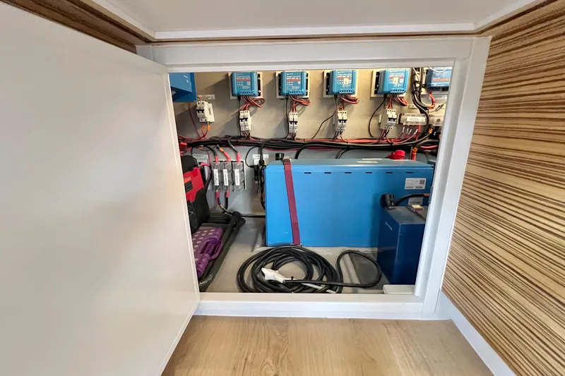 Slide: The Image of Luxurious bedroom interior in 2021 Balance 482 model, featuring modern design and cozy bedding. - 90