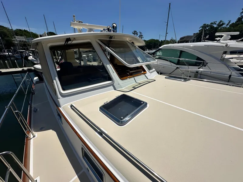 Slide: The Image of Grand Banks 49 Eastbay HX 2004 - 107