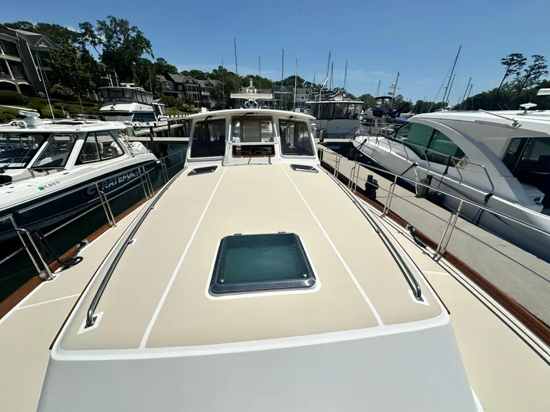 Slide: The Image of Grand Banks 49 Eastbay HX 2004 - 111