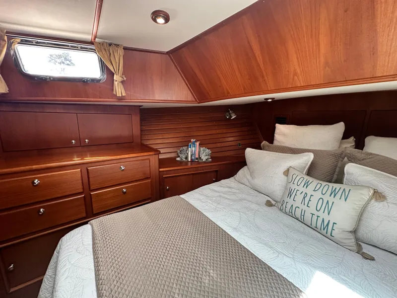 Slide: The Image of Grand Banks 49 Eastbay HX 2004 - 70