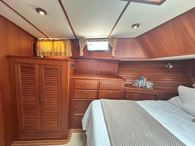 Slide: The Image of Grand Banks 49 Eastbay HX 2004 - 71