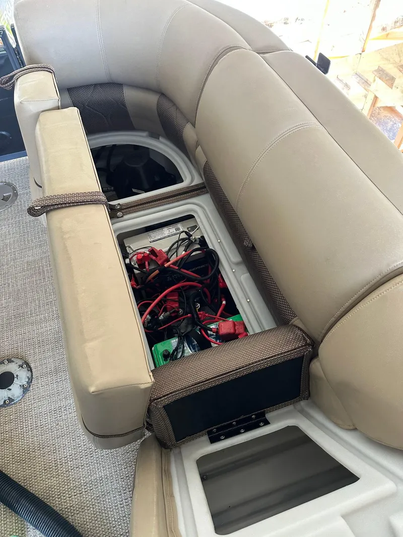 Slide: The Image of Regency 230 Sports 2020 - 11