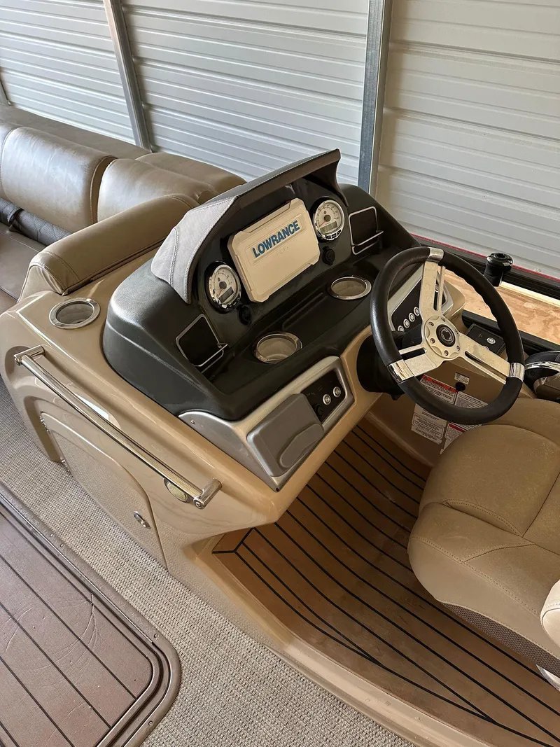 Slide: The Image of Regency 230 Sports 2020 - 13