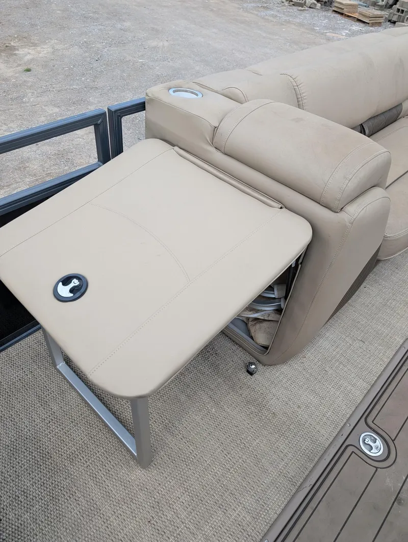 Slide: The Image of Regency 230 Sports 2020 - 6