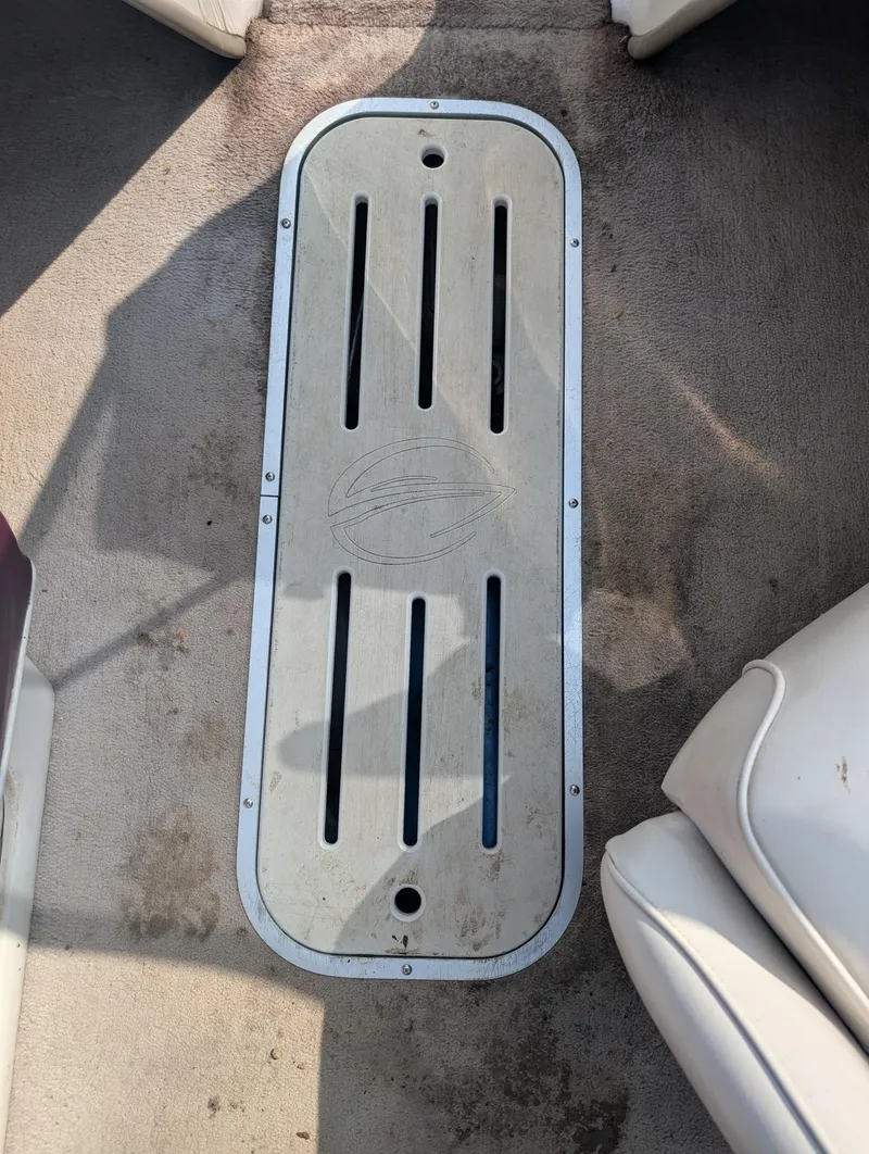 Slide: The Image of Crownline Boats 180 1999 - 12