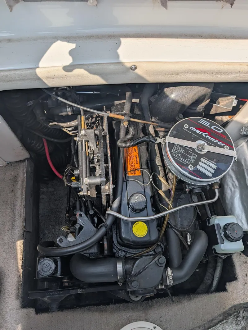 Slide: The Image of Crownline Boats 180 1999 - 8