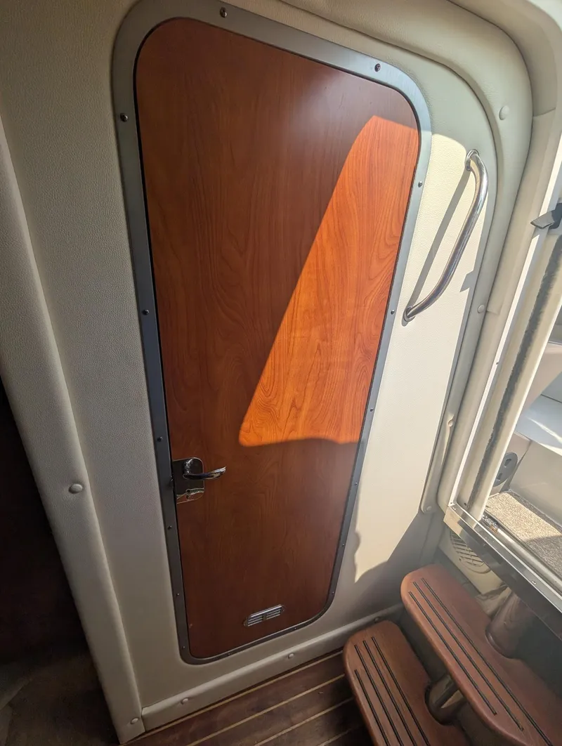 Slide: The Image of Rinker 280 Express Cruiser 2011 - 17