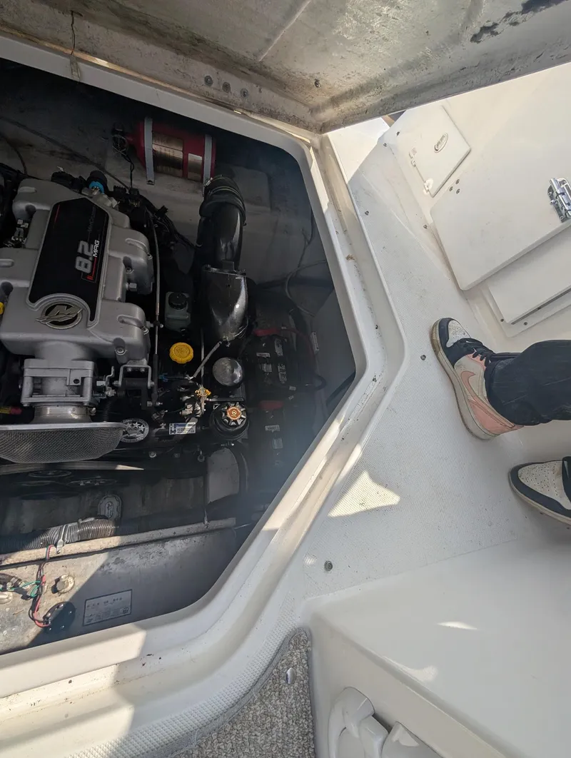 Slide: The Image of Rinker 280 Express Cruiser 2011 - 21