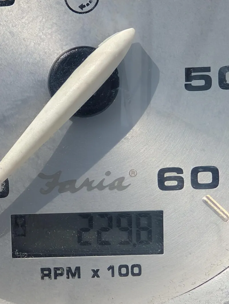 Slide: The Image of Rinker 280 Express Cruiser 2011 - 22