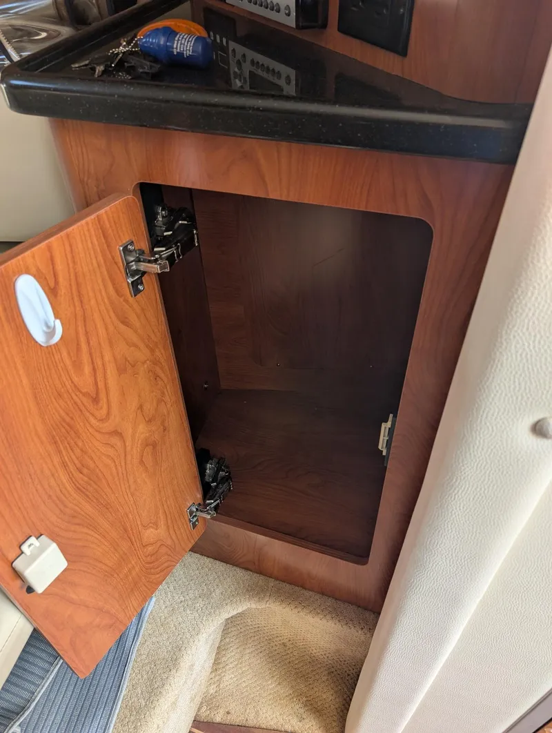 Slide: The Image of Rinker 280 Express Cruiser 2011 - 7