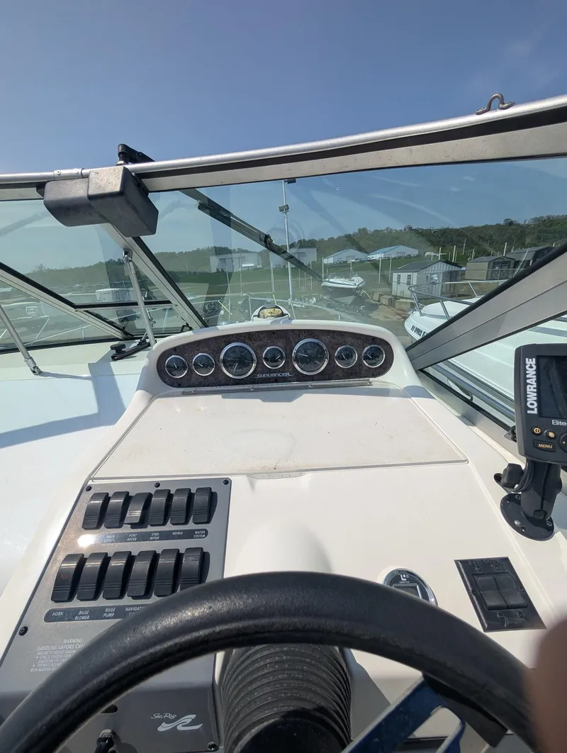 Slide: The Image of Sea Ray 270 Sundancer 1998 - 17