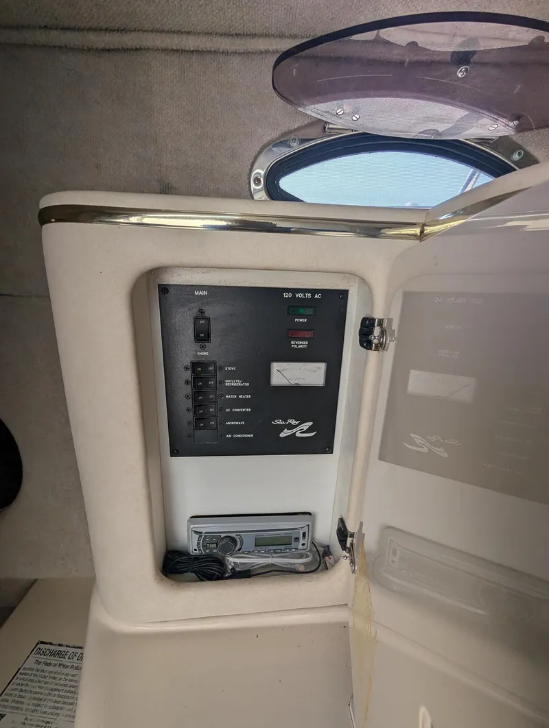 Slide: The Image of Sea Ray 270 Sundancer 1998 - 19