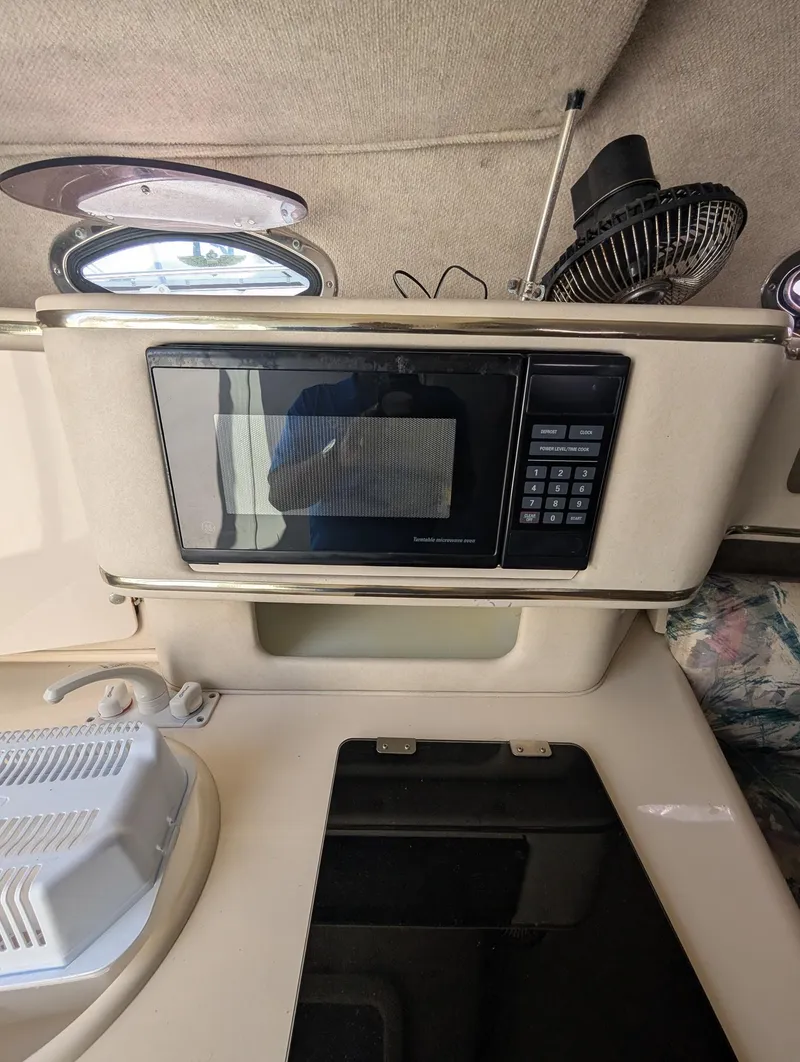 Slide: The Image of Sea Ray 270 Sundancer 1998 - 21