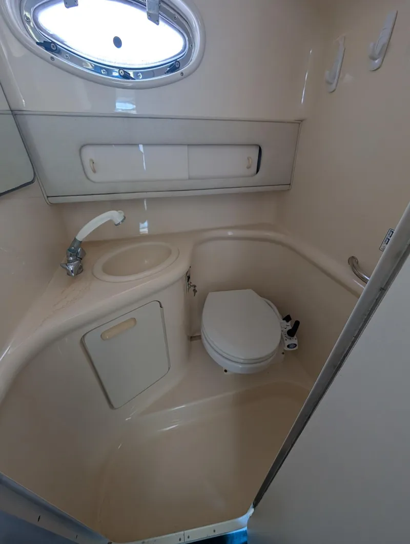 Slide: The Image of Sea Ray 270 Sundancer 1998 - 22