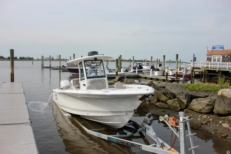 Slide: The Image of Sea Hunt Ultra 275 SE 2025 - 56