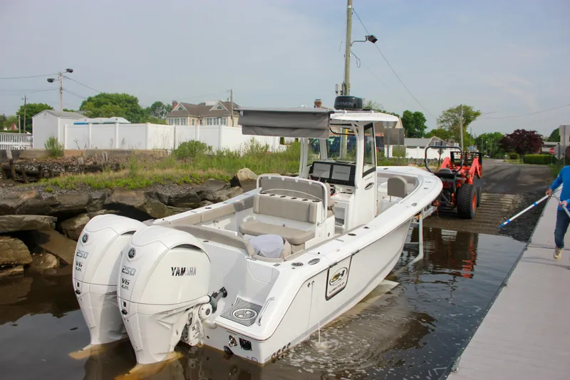 Slide: The Image of Sea Hunt Ultra 275 SE 2025 - 58