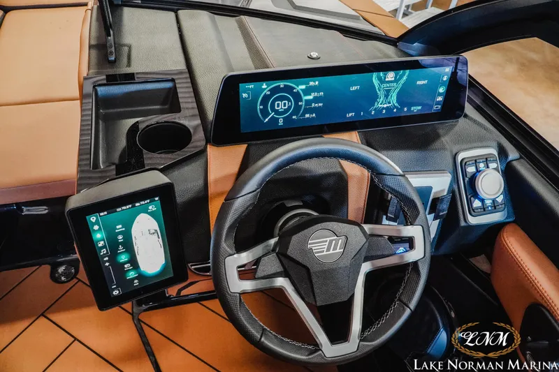 Slide: The Image of Malibu Wakesetter 23 LSV 2025 - 14