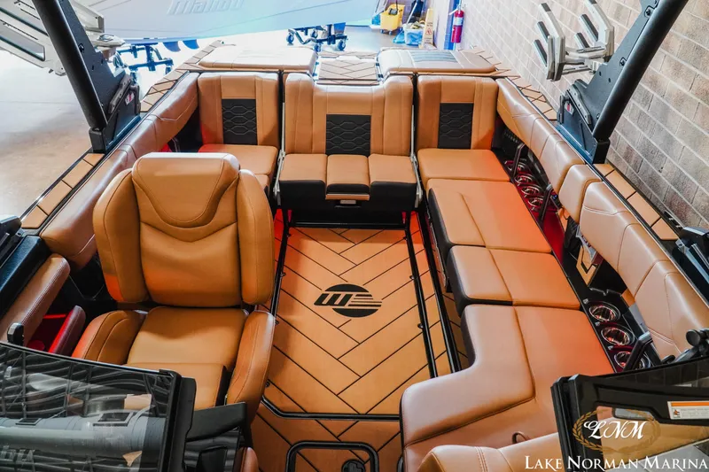 Slide: The Image of Malibu Wakesetter 23 LSV 2025 - 17