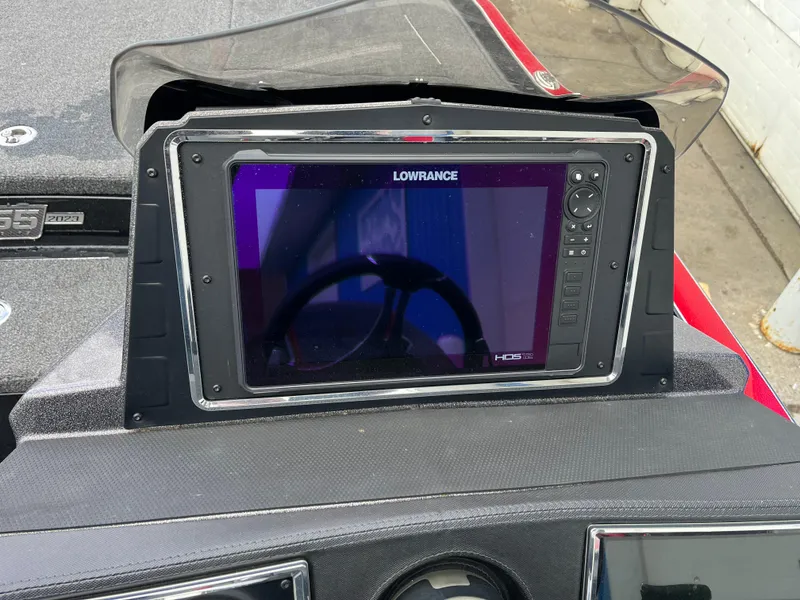 Slide: The Image of Lowrance HDS display on 2023 Ranger Z521R boat dashboard. - 9