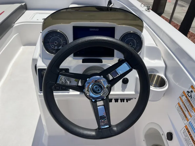 Slide: The Image of Hurricane 205 Sundeck Sport OB 2023 - 15