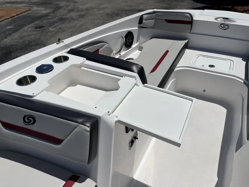 Slide: The Image of Hurricane 205 Sundeck Sport OB 2023 - 18