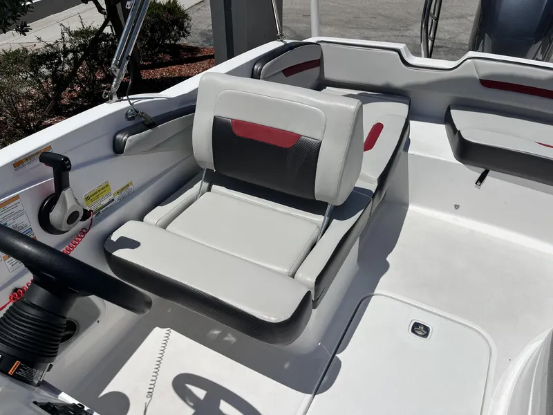 Slide: The Image of Hurricane 205 Sundeck Sport OB 2023 - 21