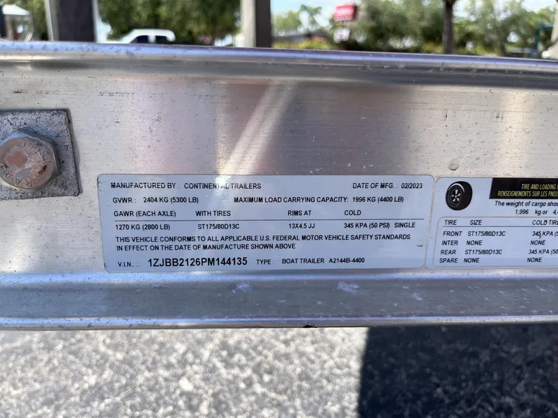 Slide: The Image of Hurricane 205 Sundeck Sport OB 2023 - 27