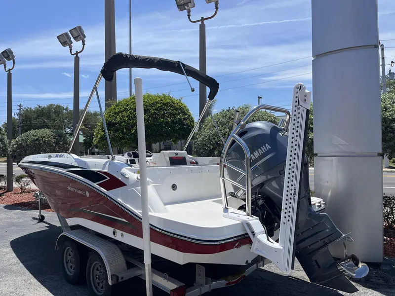 Slide: The Image of Hurricane 205 Sundeck Sport OB 2023 - 6