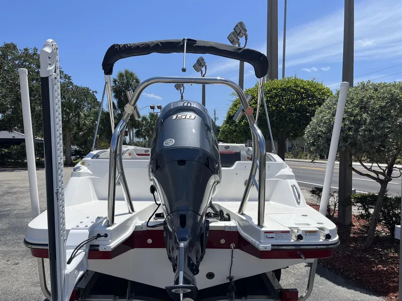 Slide: The Image of Hurricane 205 Sundeck Sport OB 2023 - 7